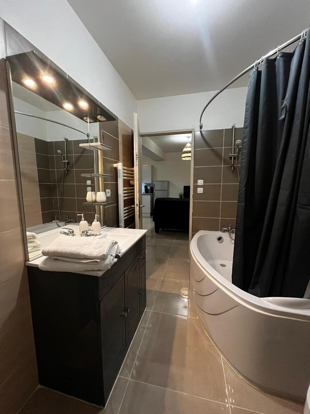 Appartement Des Carmes Nîmes Extérieur photo